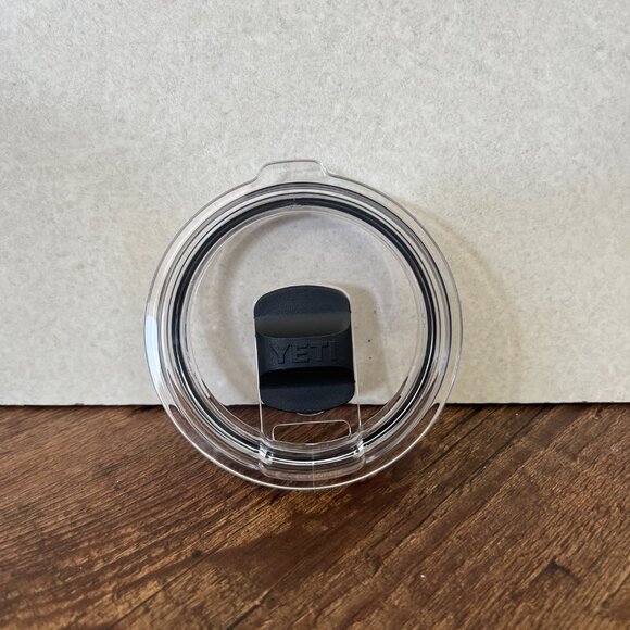 YETI 30 oz Tumbler - Picture 4 of 6